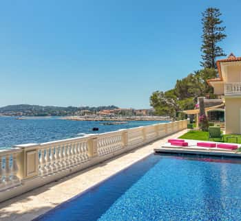 Rent a luxury villa in Beaulieu-sur-Mer, France