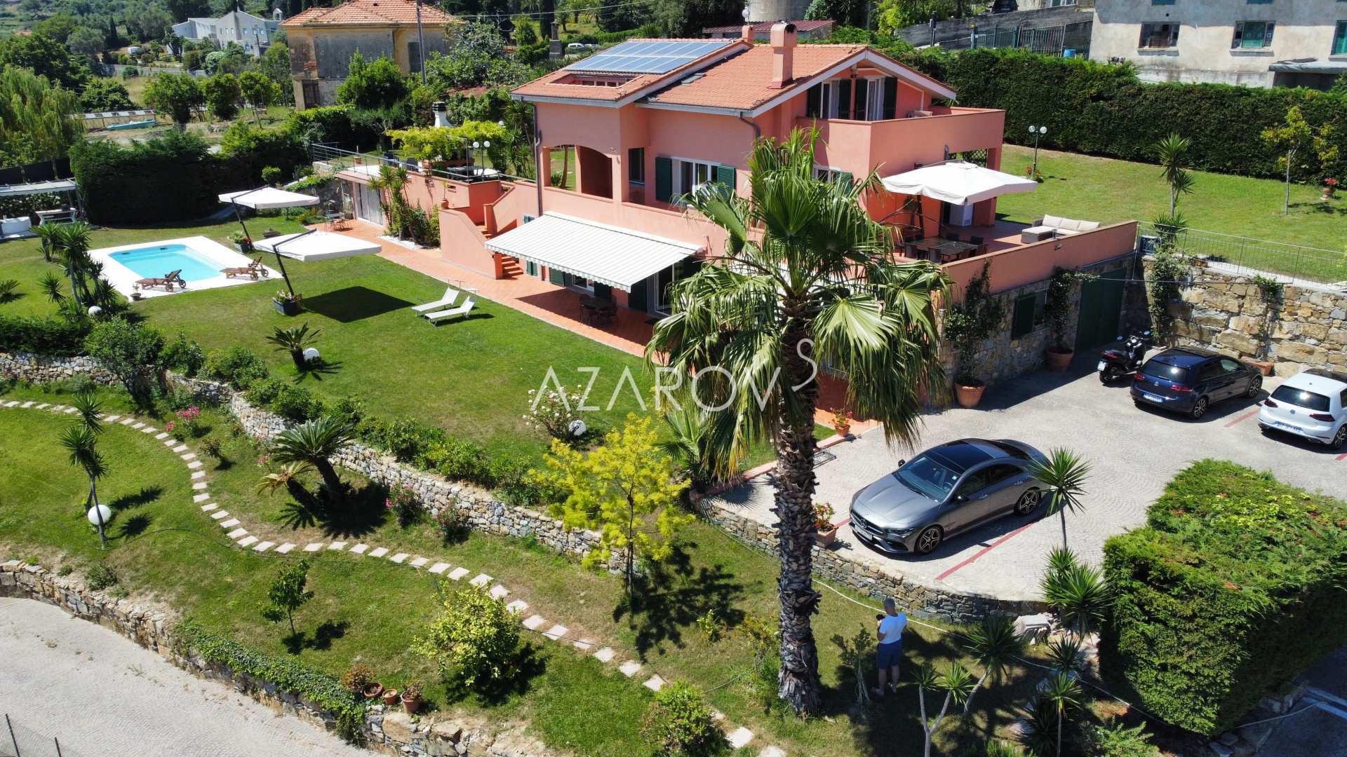 Villa for sale in Sanremo 320 m2