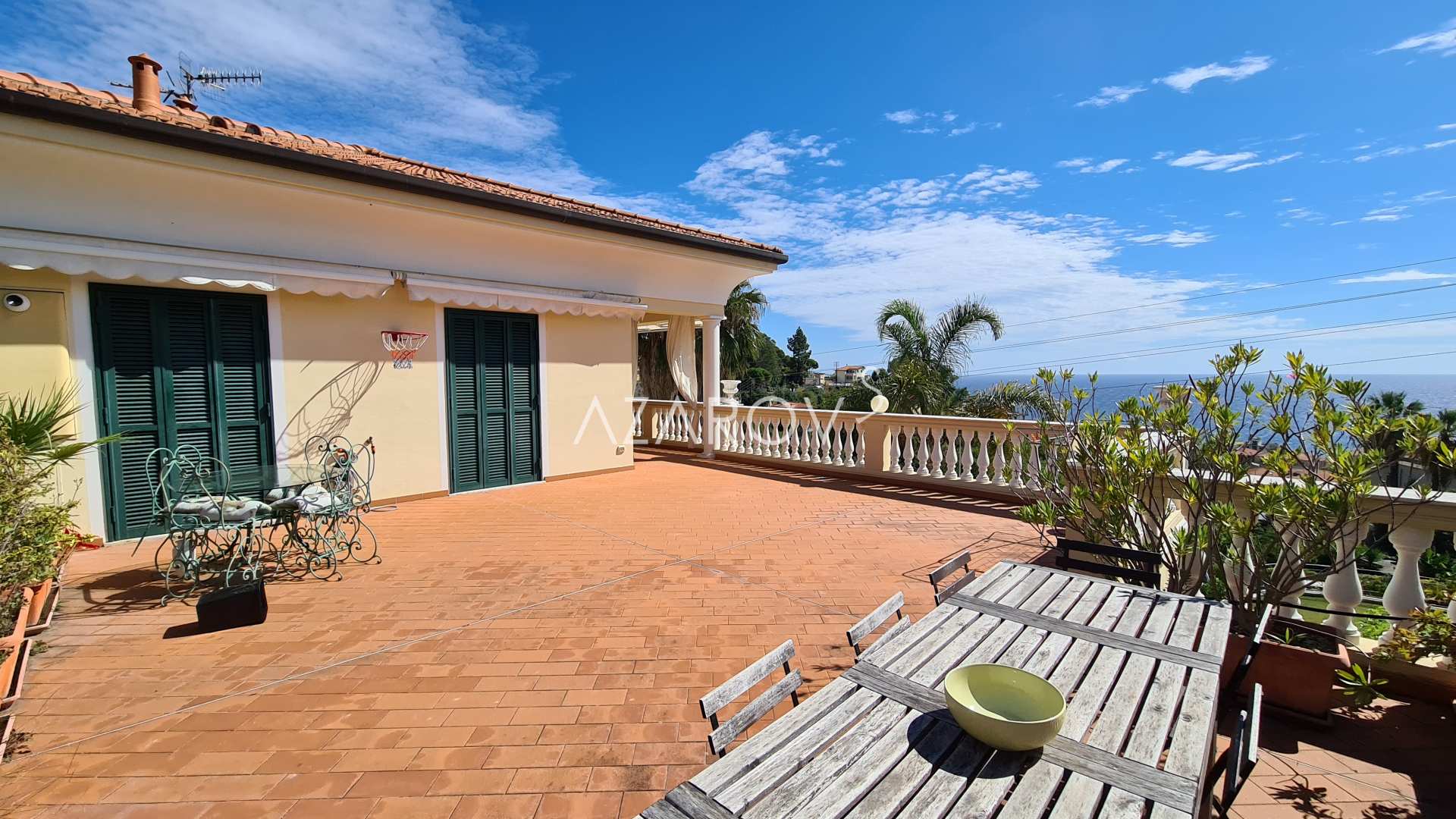 Apartment in Liguria with sea view